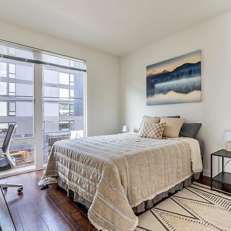 Close Downtown Modern Apartment - Pet Friendly, Wifi, Rooftop Views Seattle Exteriér fotografie