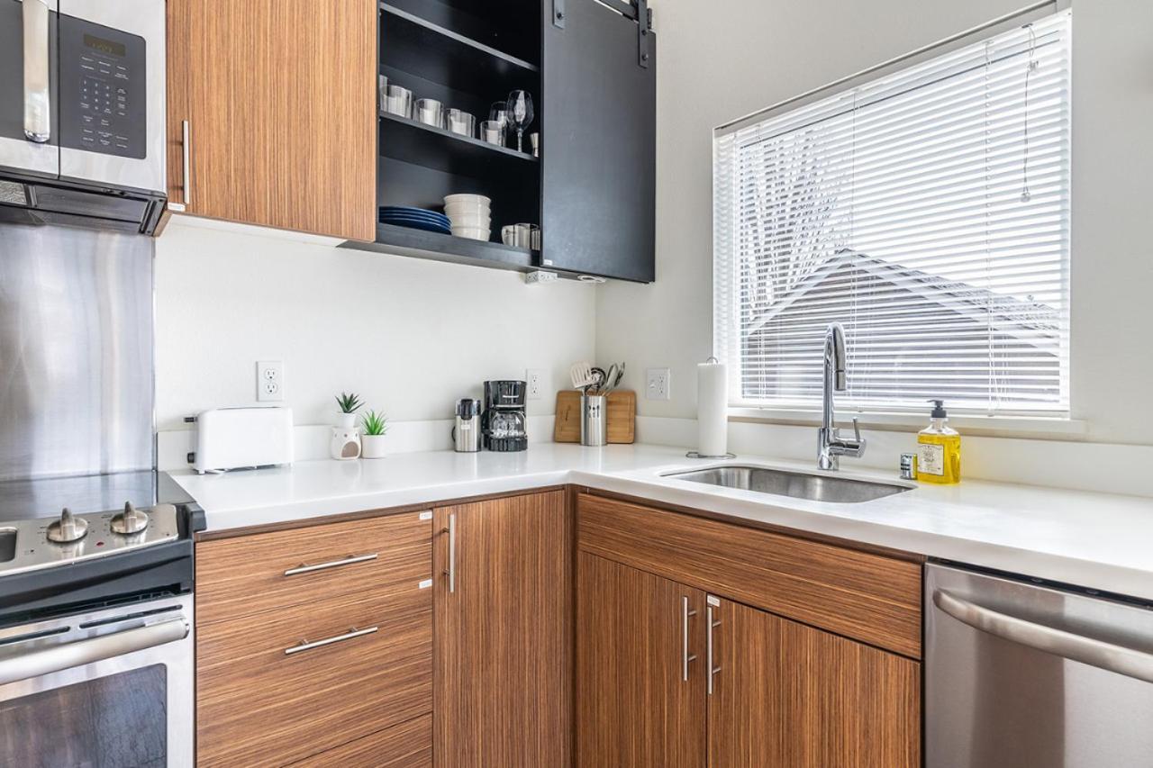 Close Downtown Modern Apartment - Pet Friendly, Wifi, Rooftop Views Seattle Exteriér fotografie