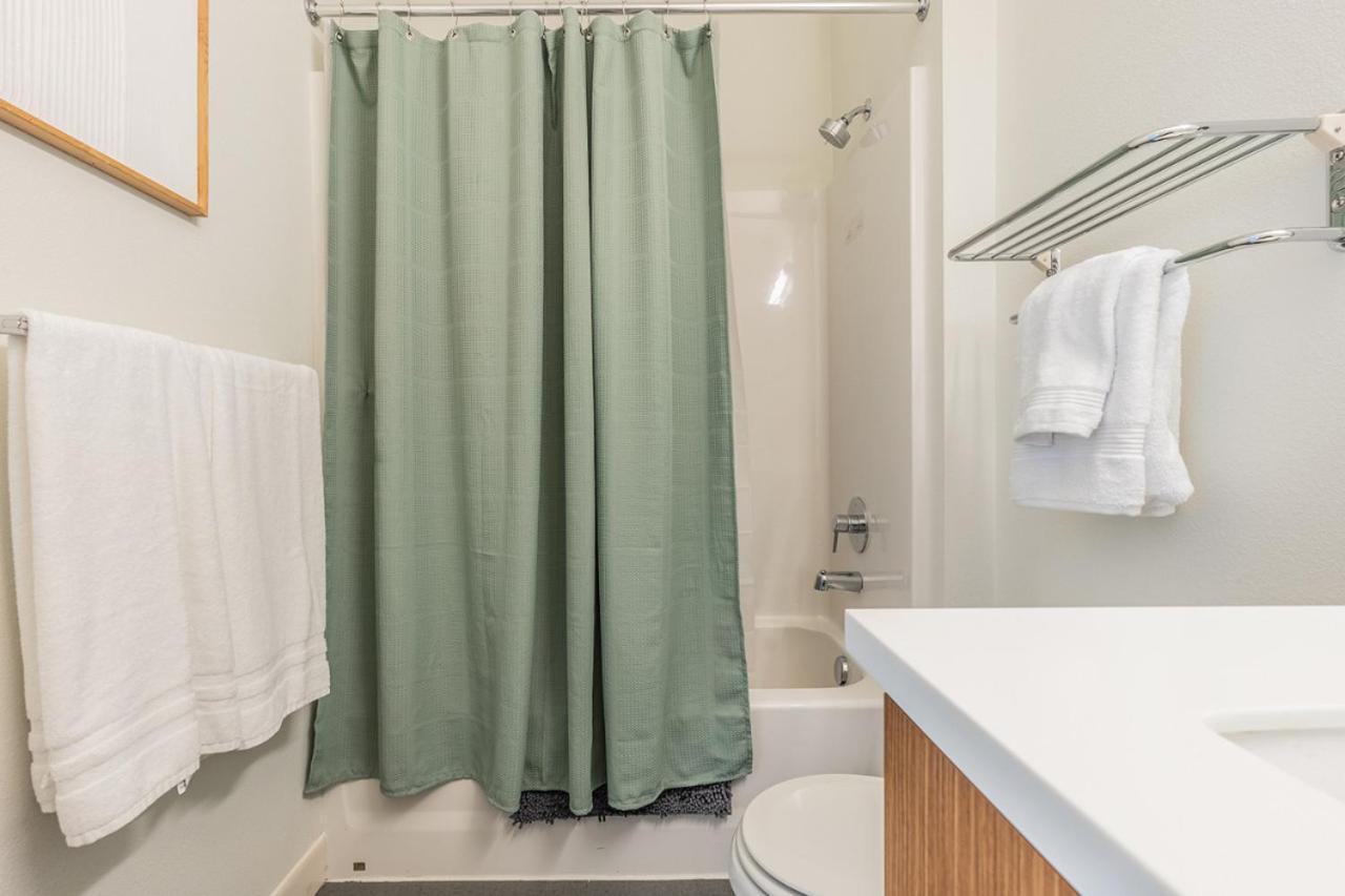 Close Downtown Modern Apartment - Pet Friendly, Wifi, Rooftop Views Seattle Exteriér fotografie